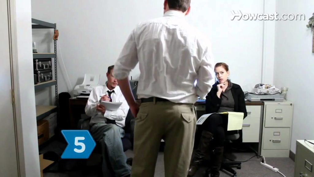 How to Practice Proper Business Meeting Etiquette