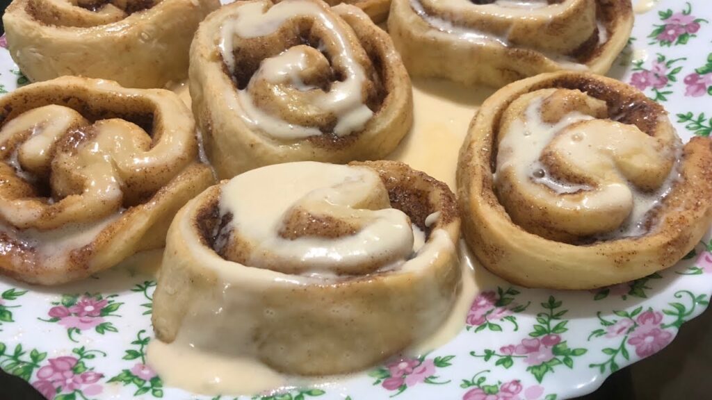 CiNNAMON ROLLS! Tipid Tips (Business idea) by: Quel Palomo