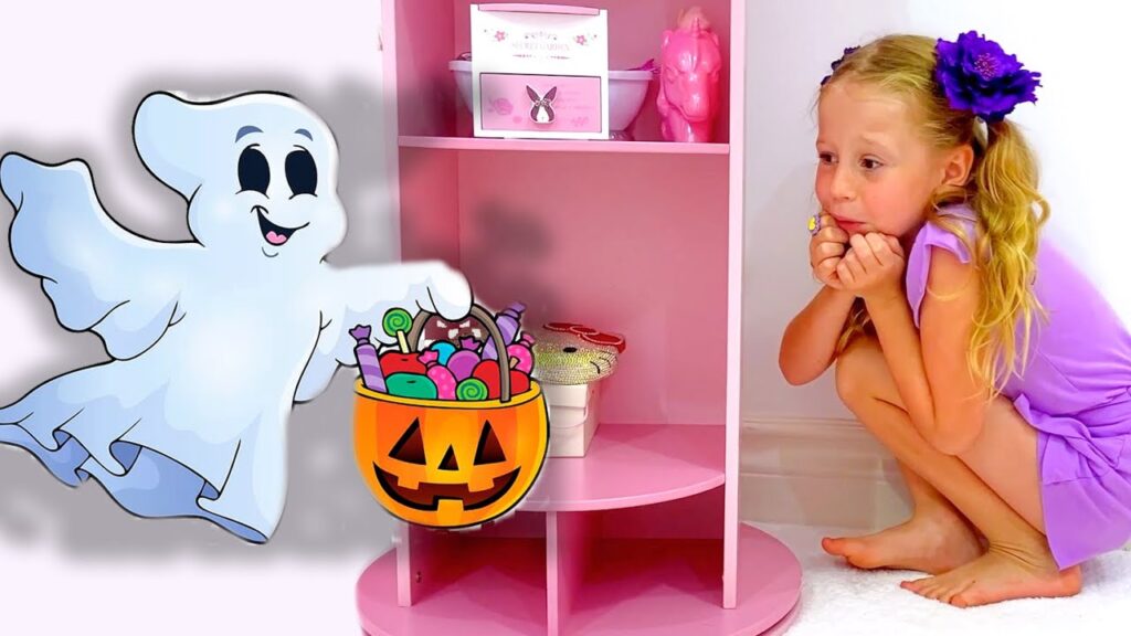 Nastya and mysterious adventures on Halloween 1