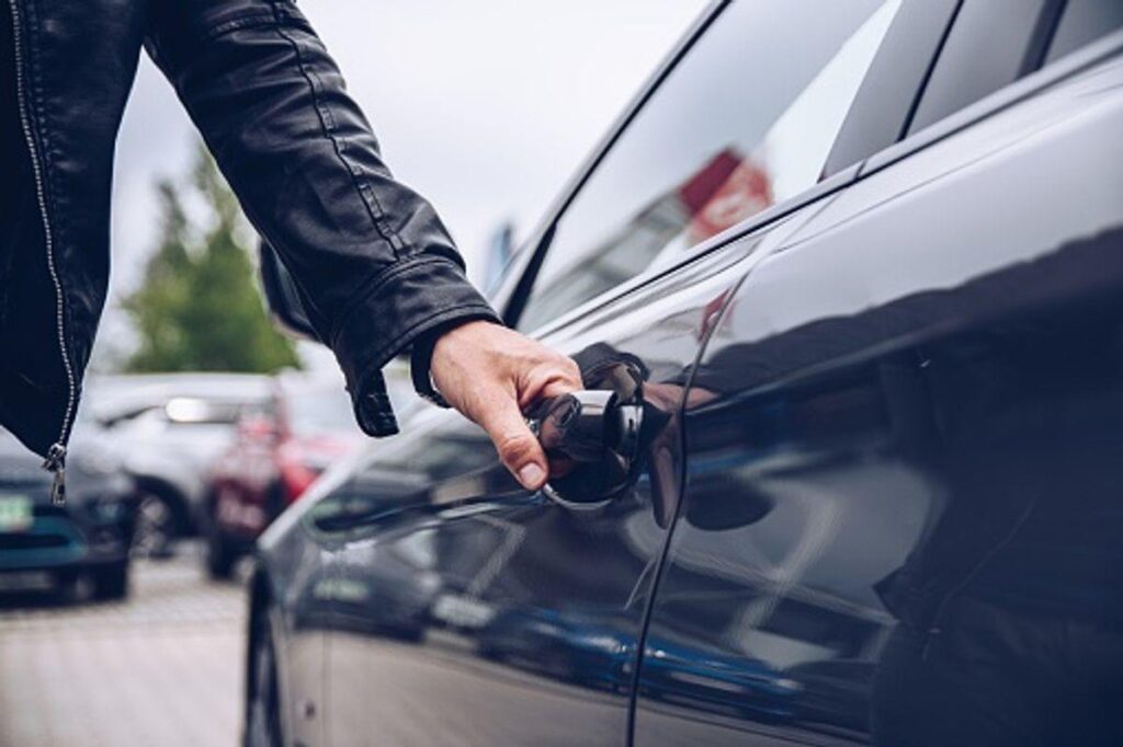 gatwick airport to heathrow airport transfer