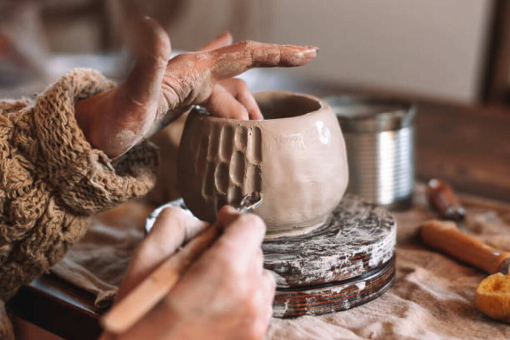 Imaginative Ways to Serve Food with Earthen Plates